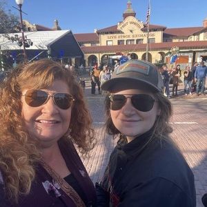 Meet your Posher, Candice